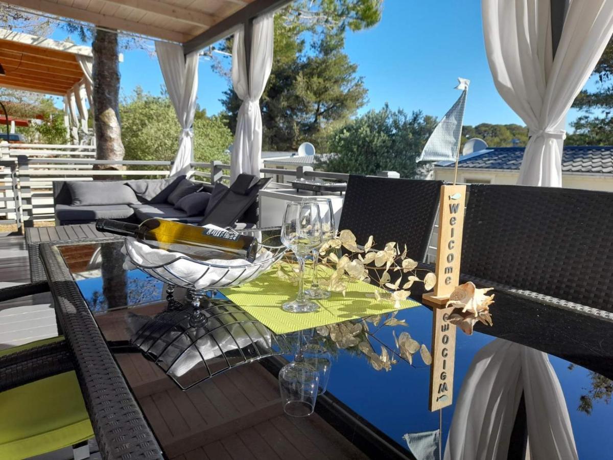 Mobile Home Lux Otok Murter Jezera Exterior foto