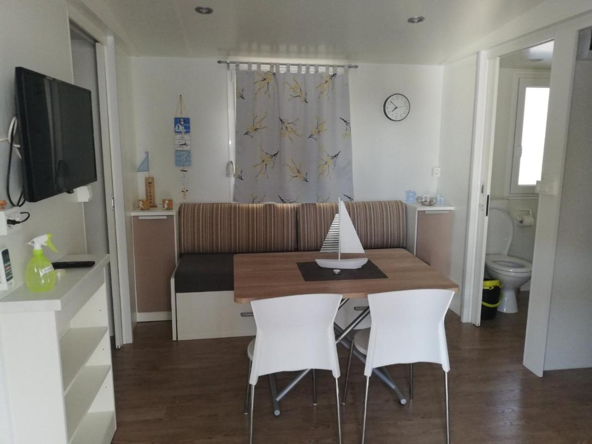 Mobile Home Lux Otok Murter Jezera Exterior foto