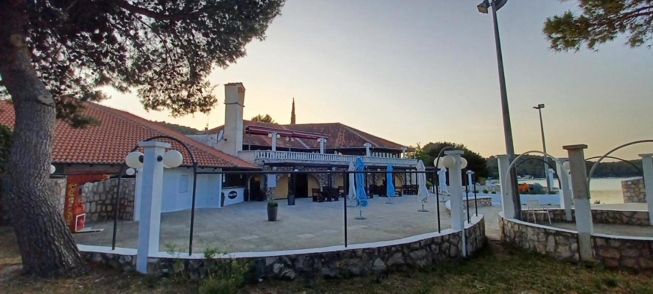 Mobile Home Lux Otok Murter Jezera Exterior foto