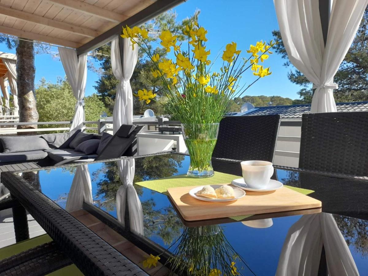 Mobile Home Lux Otok Murter Jezera Exterior foto