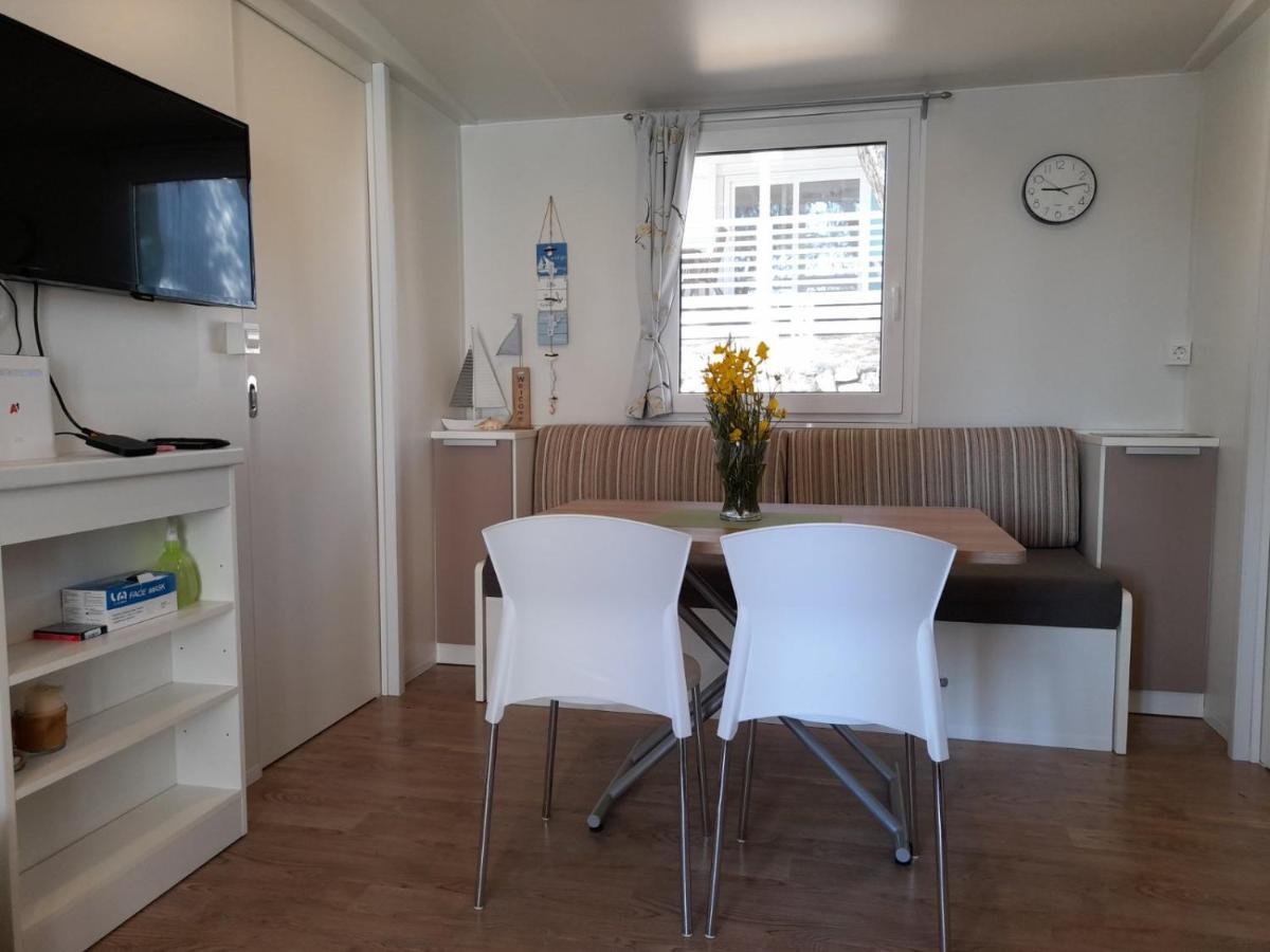 Mobile Home Lux Otok Murter Jezera Exterior foto